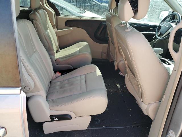 2C4RC1CG7GR247299 - 2016 CHRYSLER TOWN & COU TOURING L SILVER photo 11