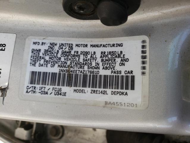 1NXBU4EE7AZ176610 - 2010 TOYOTA COROLLA BASE SILVER photo 12