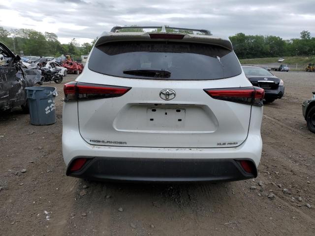 5TDGZRBH7NS583649 - 2022 TOYOTA HIGHLANDER XLE BLACK photo 6