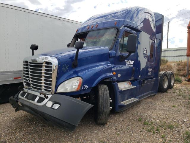 3AKJGLDR5JSHU4560 - 2018 FREIGHTLINER CASCADIA BLUE photo 2