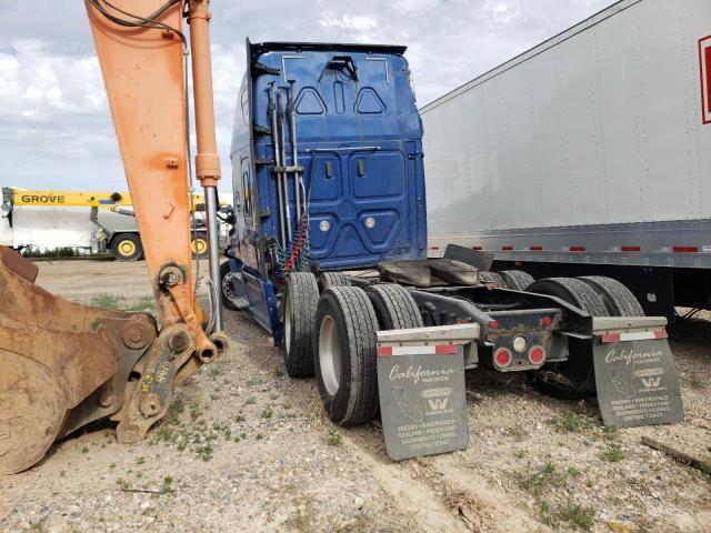 3AKJGLDR5JSHU4560 - 2018 FREIGHTLINER CASCADIA BLUE photo 3