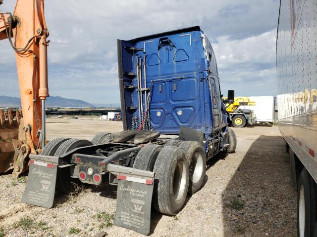 3AKJGLDR5JSHU4560 - 2018 FREIGHTLINER CASCADIA BLUE photo 4