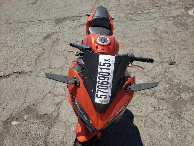 JKAEXEJ15HDA00874 - 2017 KAWASAKI EX650 J ნარინჯისფერი ფოტო 5