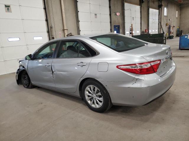4T1BF1FK6HU426183 - 2017 TOYOTA CAMRY LE SILVER photo 2