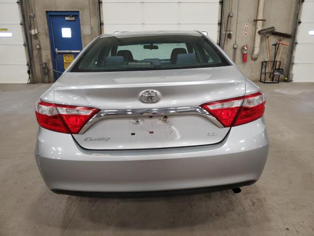 4T1BF1FK6HU426183 - 2017 TOYOTA CAMRY LE SILVER photo 6