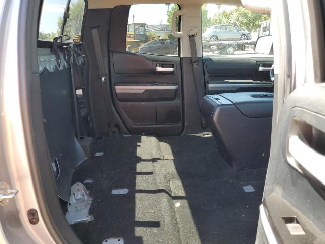 5TFRY5F19HX218275 - 2017 TOYOTA TUNDRA DOUBLE CAB SR/SR5 SILVER photo 10
