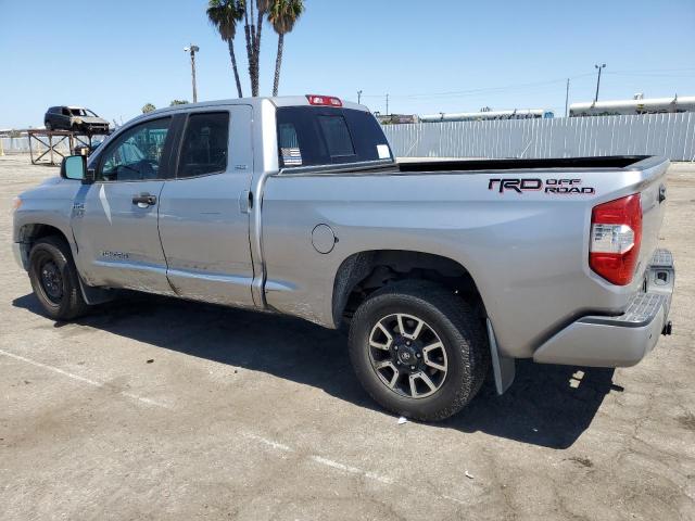 5TFRY5F19HX218275 - 2017 TOYOTA TUNDRA DOUBLE CAB SR/SR5 SILVER photo 2