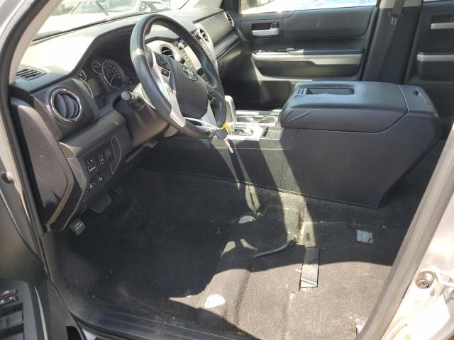 5TFRY5F19HX218275 - 2017 TOYOTA TUNDRA DOUBLE CAB SR/SR5 SILVER photo 7
