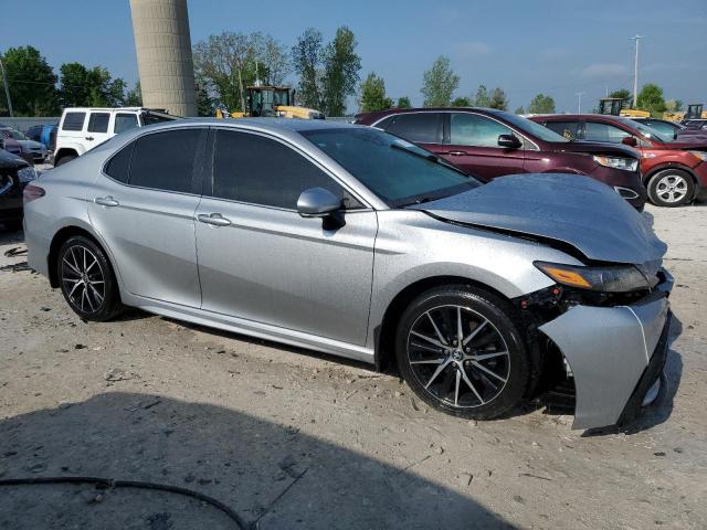 4T1T11BK7PU081169 - 2023 TOYOTA CAMRY SE NIGHT SHADE SILVER photo 4
