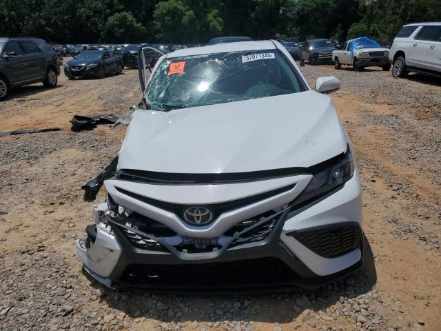 4T1G11AK4PU728663 - 2023 TOYOTA CAMRY SE NIGHT SHADE WHITE photo 5