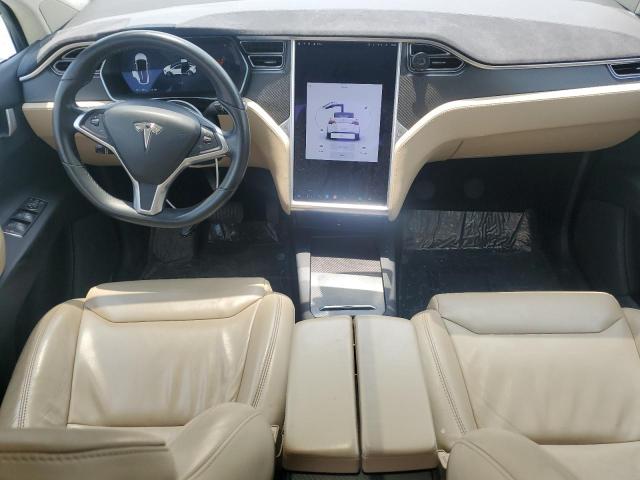 5YJXCBE29HF043552 - 2017 TESLA MODEL X Blanco foto 8