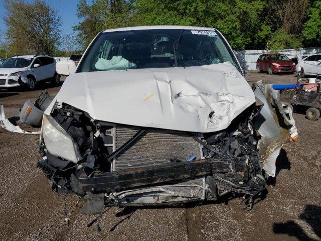 2A4RR8DG1BR715732 - 2011 CHRYSLER TOWN & COU TOURING L WHITE photo 5