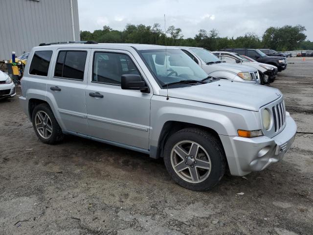 1J4FT48B19D179048 - 2009 JEEP PATRIOT LIMITED SILVER photo 4