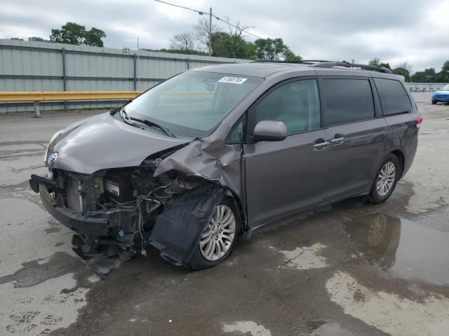 2012 TOYOTA SIENNA XLE, 