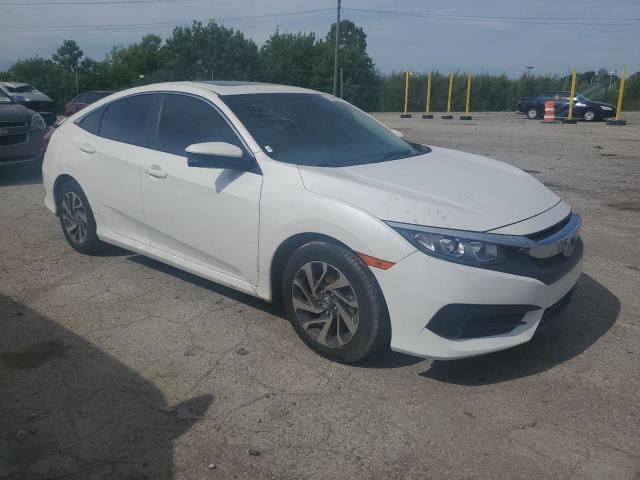 19XFC2F78JE012424 - 2018 HONDA CIVIC EX أبيض صورة 4