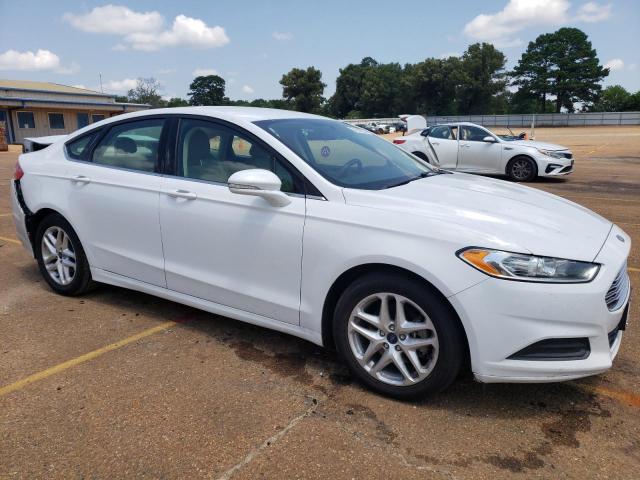 3FA6P0H70GR223971 - 2016 FORD FUSION SE WHITE photo 4