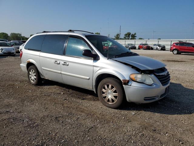 2C4GP54L55R429417 - 2005 CHRYSLER TOWN & COU TOURING 银色 照片 4