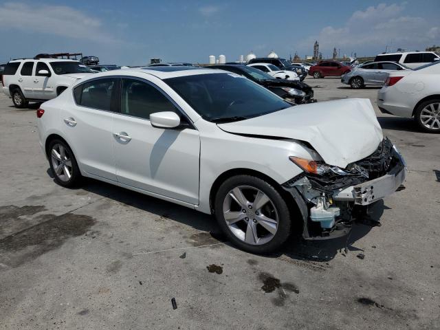 19VDE1F3XFE002177 - 2015 ACURA ILX 20 WHITE photo 4