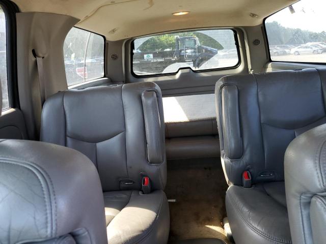 1GNEC16Z34J223522 - 2004 CHEVROLET SUBURBAN C1500 GRAY photo 10