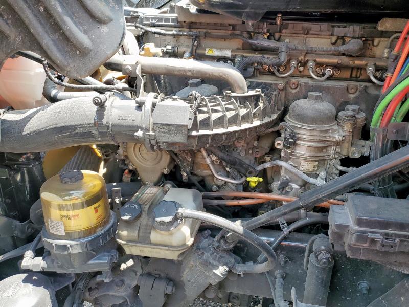 3AKJGLDRXHSHR0847 - 2017 FREIGHTLINER CASCADIA 1 WHITE photo 7