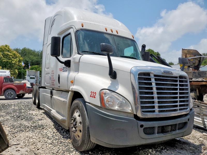 3AKJGLDRXHSHR0847 - 2017 FREIGHTLINER CASCADIA 1 WHITE photo 9