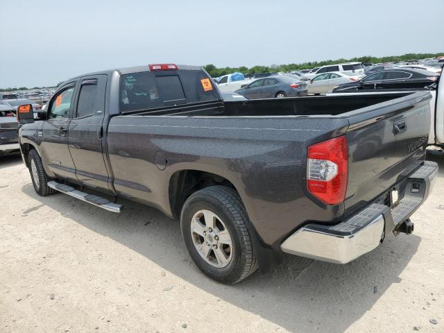 5TFTY5F10JX010085 - 2018 TOYOTA TUNDRA DOUBLE CAB SR/SR5 GRAY photo 2