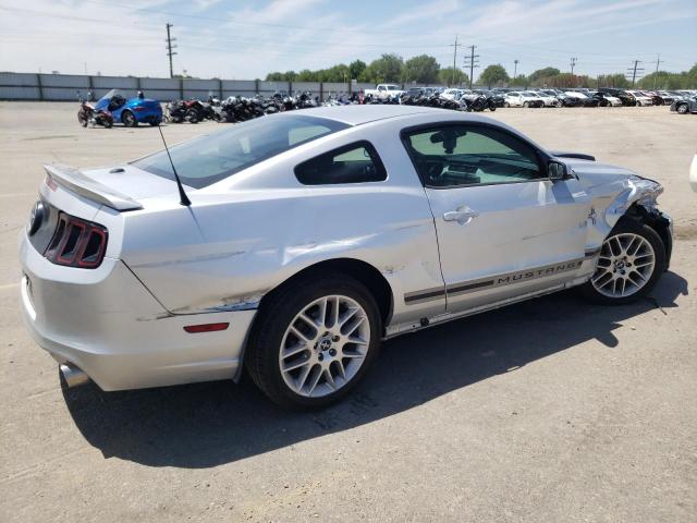 1ZVBP8AM6E5252654 - 2014 FORD MUSTANG SILVER photo 3