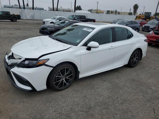 4T1T11AK3PU815453 - 2023 TOYOTA CAMRY SE NIGHT SHADE WHITE photo 1