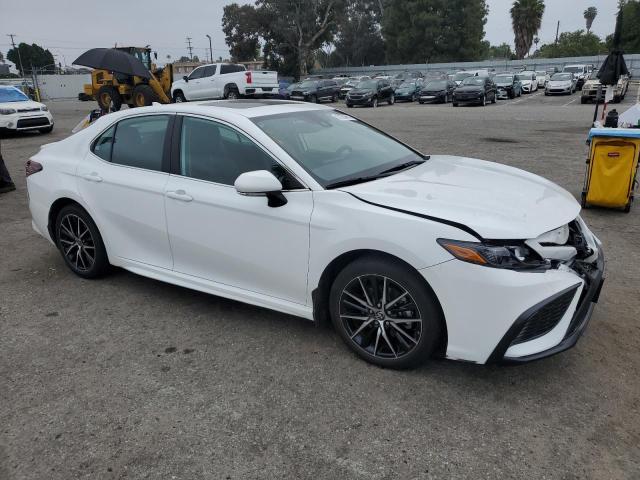 4T1T11AK3PU815453 - 2023 TOYOTA CAMRY SE NIGHT SHADE WHITE photo 4