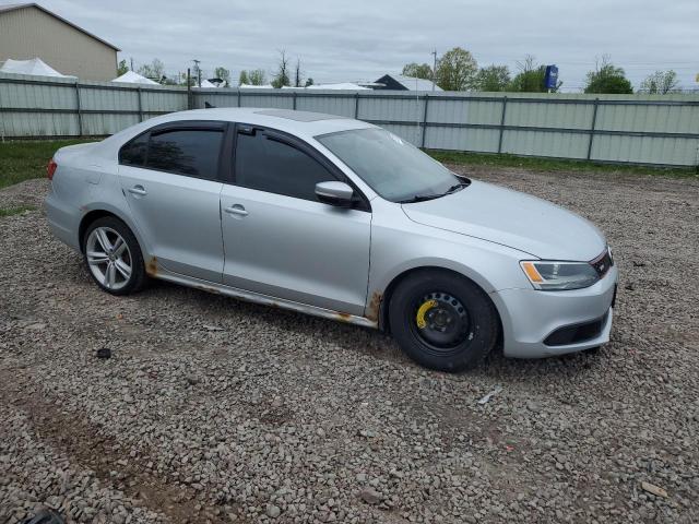 3VWDZ7AJ8BM358077 - 2011 VOLKSWAGEN JETTA SE Сріблястий фото 4