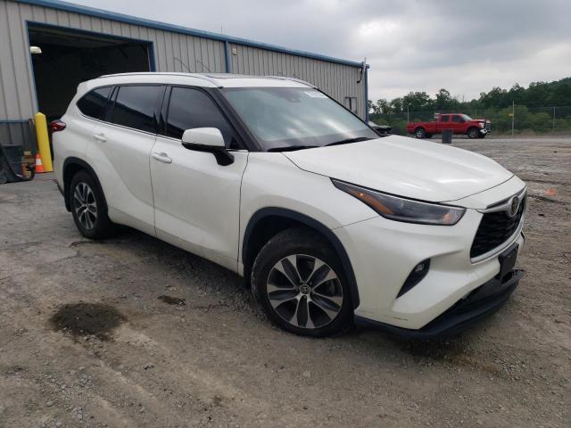 5TDHZRBH1MS120151 - 2021 TOYOTA HIGHLANDER XLE WHITE photo 4