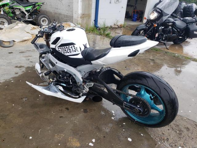 JS1GT77A872112826 - 2007 SUZUKI GSX-R1000 WHITE photo 3