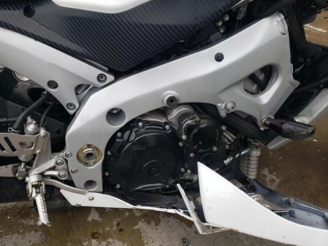 JS1GT77A872112826 - 2007 SUZUKI GSX-R1000 WHITE photo 7