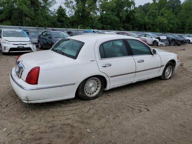 1LNFM81W8WY703366 - 1998 LINCOLN TOWN CAR EXECUTIVE WHITE photo 3
