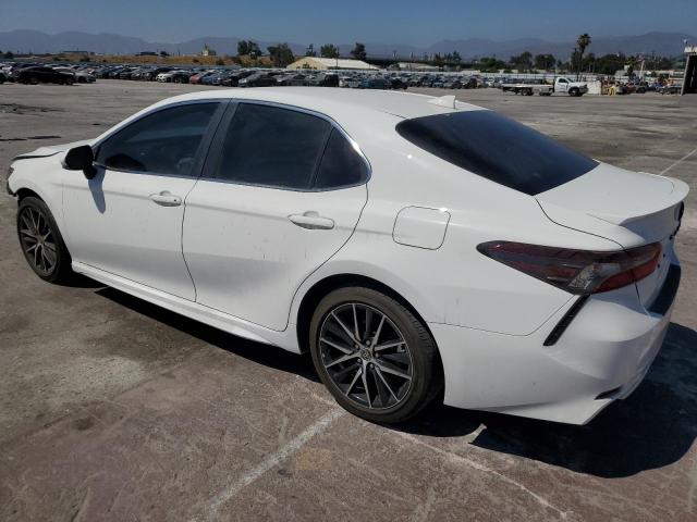 4T1G11AK0PU120526 - 2023 TOYOTA CAMRY SE NIGHT SHADE WHITE photo 2