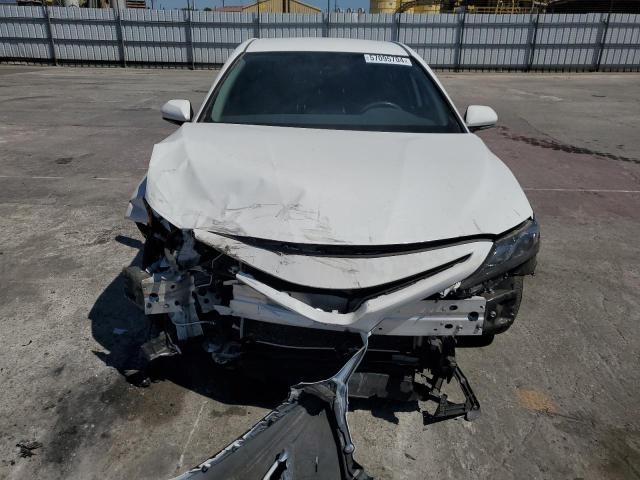 4T1G11AK0PU120526 - 2023 TOYOTA CAMRY SE NIGHT SHADE WHITE photo 5