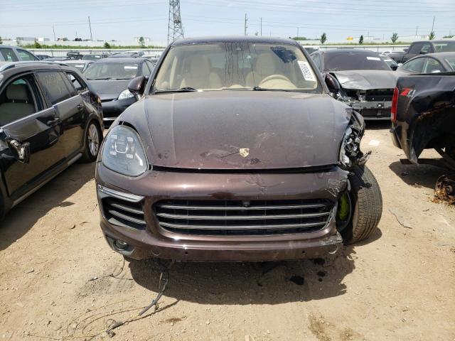 WP1AE2A23GLA60878 - 2016 PORSCHE CAYENNE SE HYBRID MAROON photo 5