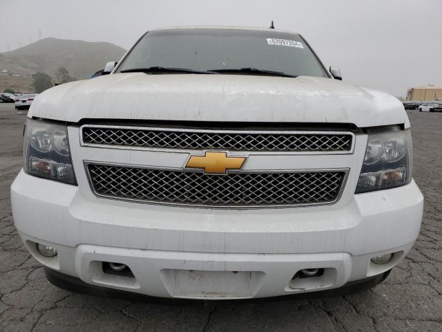 1GNSCHE06CR144599 - 2012 CHEVROLET SUBURBAN C1500  LS WHITE photo 5