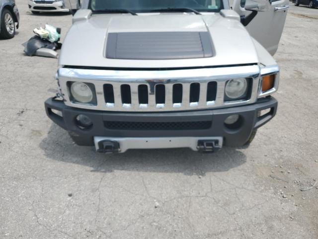 5GTEN13E188135014 - 2008 HUMMER H3 SILVER photo 12