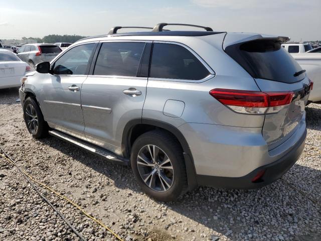 5TDZARFH6KS055378 - 2019 TOYOTA HIGHLANDER LE SILVER photo 2