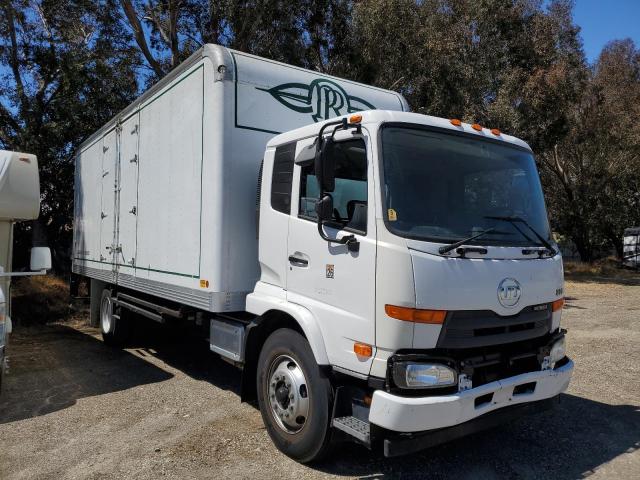 JNAA410H4CAN15086 - 2012 NISSAN UD WHITE photo 4