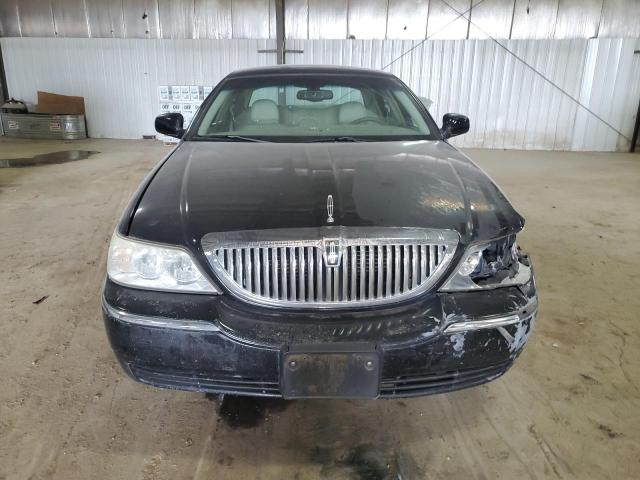 1LNHM81W74Y637057 - 2004 LINCOLN TOWN CAR EXECUTIVE SILVER photo 5