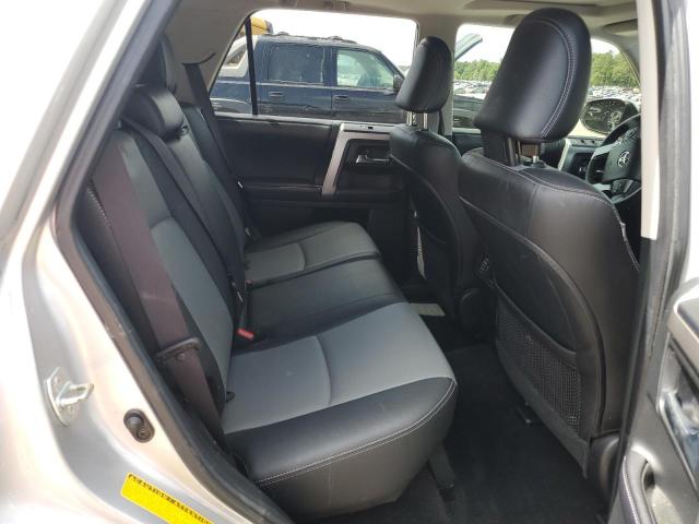 JTEZU5JR7H5154415 - 2017 TOYOTA 4RUNNER SR5 Srebrny zdjęcie 10