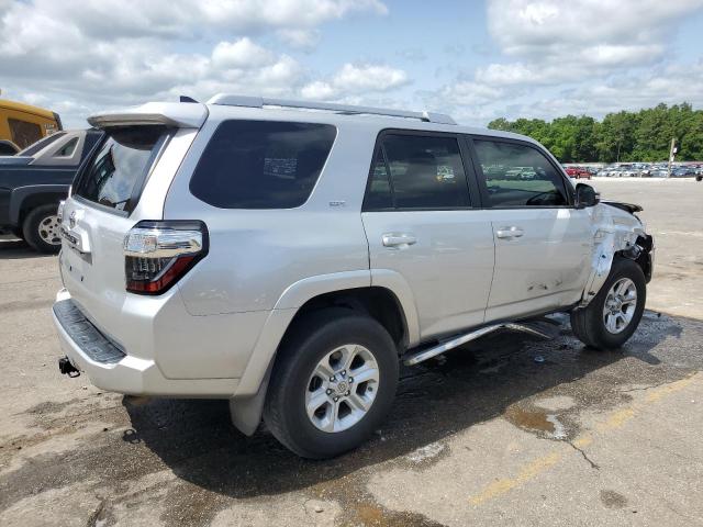 JTEZU5JR7H5154415 - 2017 TOYOTA 4RUNNER SR5 Srebrny zdjęcie 3