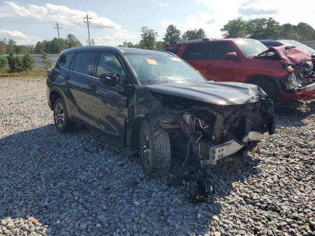 5TDGZRAH6NS132648 - 2022 TOYOTA HIGHLANDER XLE PURPLE photo 4