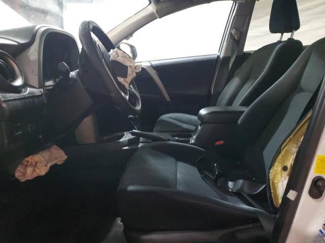 2T3BFREVXHW570157 - 2017 TOYOTA RAV4 LE WHITE photo 7