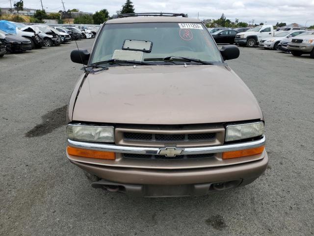 1GNDT13W02K156861 - 2002 CHEVROLET BLAZER BROWN photo 5