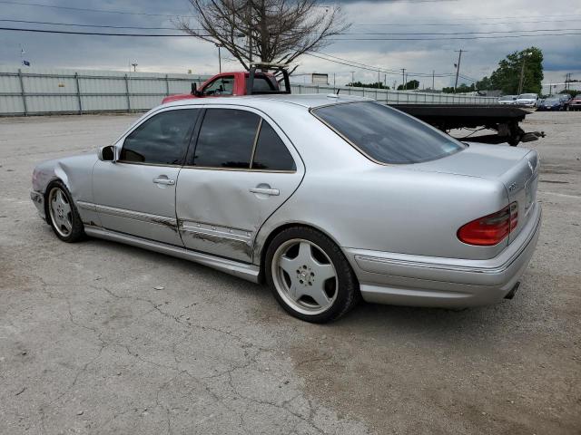 WDBJF74J52B452143 - 2002 MERCEDES-BENZ E 55 AMG SILVER photo 2