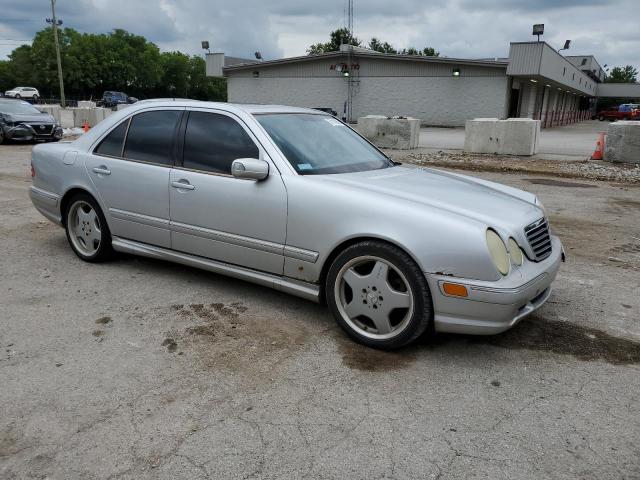 WDBJF74J52B452143 - 2002 MERCEDES-BENZ E 55 AMG SILVER photo 4