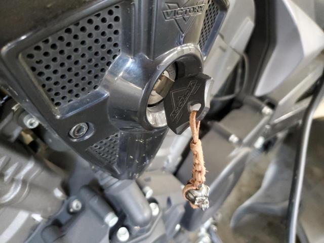 5VPFTB001H3002154 - 2017 VICTORY MOTORCYCLES OCTANE ნაცრისფერი ფოტო 8